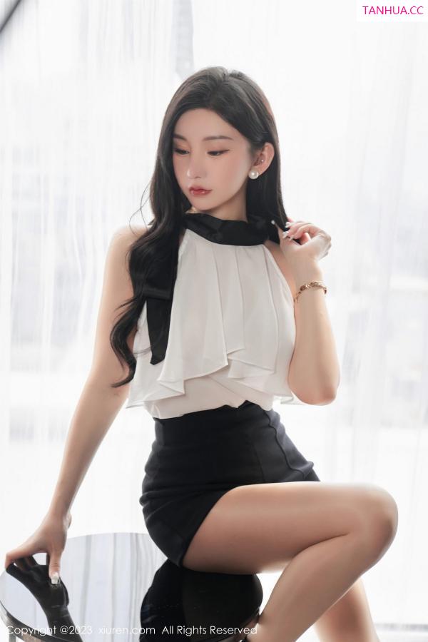 周于希dummy  [XiuRen]高清写真图 2023.03.17 No.6435 周于希Sally 美臀丝袜第18张图片